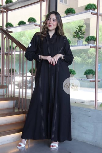 عبايه قماش كريب بموديل عملي