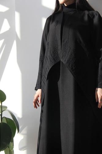 عباية بقماش لمار بقصه انيقه