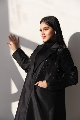 عباية بقماش تفته سلة كوري مع كرستال