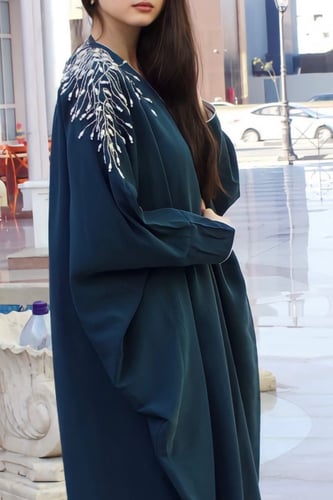 عباية بقماش جوري فراشة مع شك