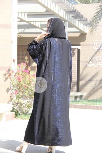 عبايه قماش كوري بتطريز انيق مع طرحه مطرزه