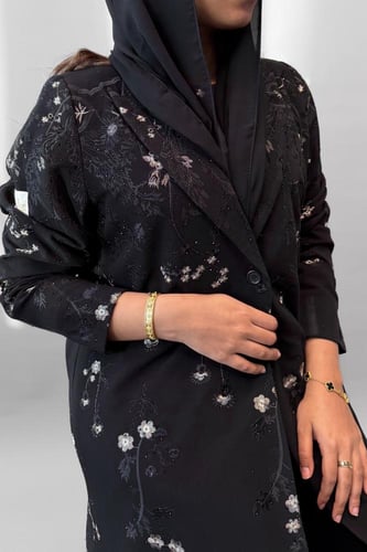 عباية بقماش باربي اندنوسي مبطنه