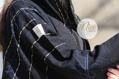 عبايه قماش كوري بتطريز انيق مع طرحه مطرزه