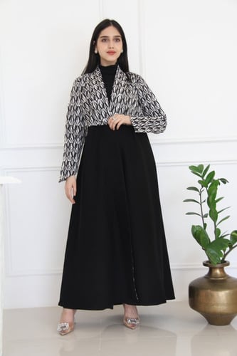 عباية بقماش لمار و جاكار