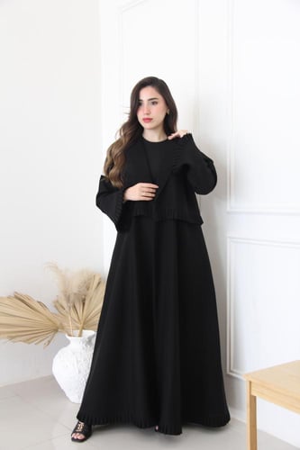 عباية بمقاش لمار بتصميم انيق وثنيات فاخرة