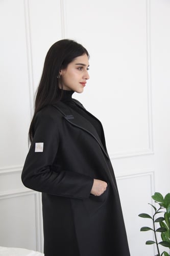 عباية بقماش تفته سلة كوري مع جيوب بالامام