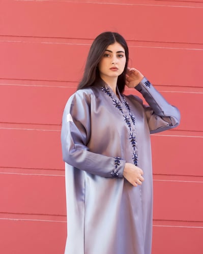 عباية بقماش تفته مع شك