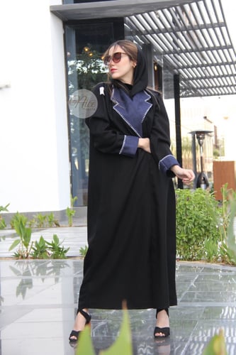 عبايه قماش كريب مع شامواه