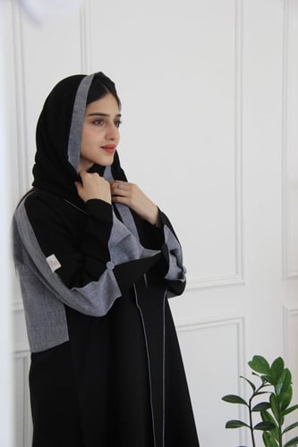 عباية بقماش لمار مع قماش رمادي