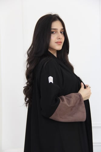 عباية بقماش شمواه اسود مع بني