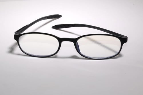 نظارة قراءه صغير