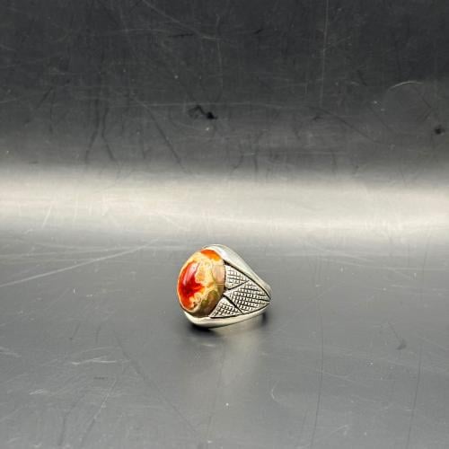 A Yemeni agate ring