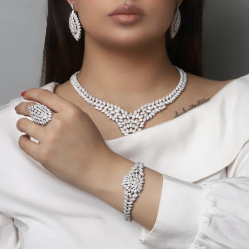 طقم سلسال وحلق وخاتم واسوارة Z02800A2801