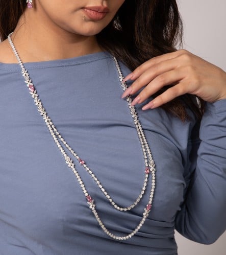 عقد مع أقراط Q4214