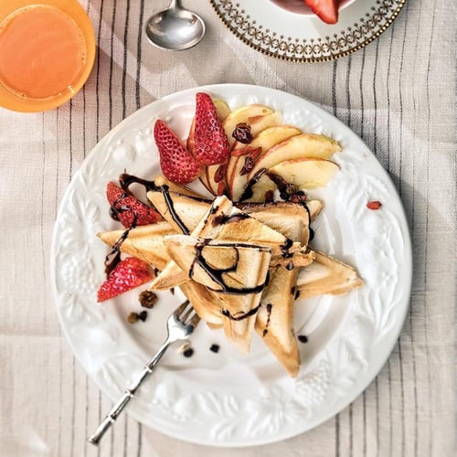 صانعة الساندوتش والسمبوسة