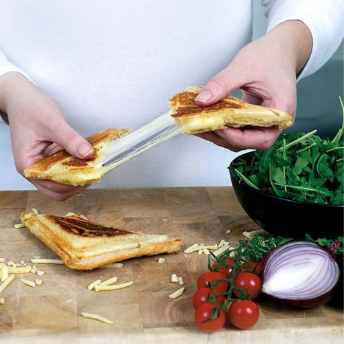 صانعة الساندوتش والسمبوسة