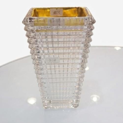 مبخرة مربعة الشكل كريستالية بتصميم عصري وأنيق