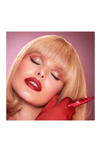 أحمر شفاه مات ريفوليوشن _بيزاز