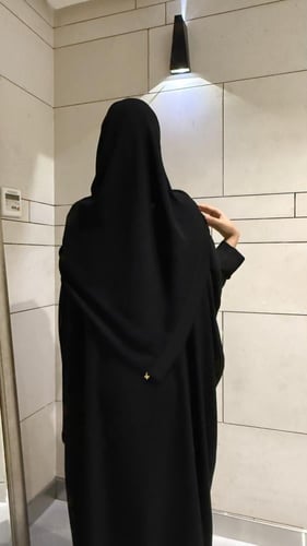 Black Half Bisht with Tight Sleeves