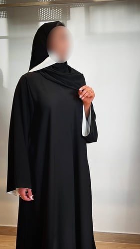 ‏Wide Sleeve Lined in White