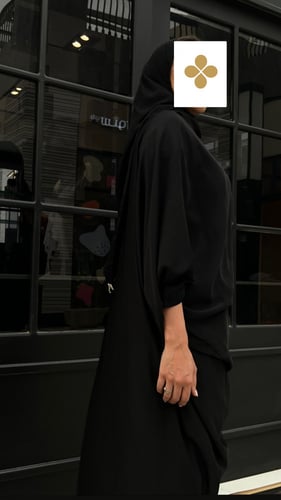 Half black bisht