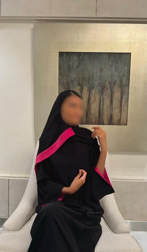 Wide Sleeve Lined in Cherry