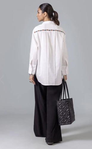 بلوزة مشغولة يدوياً قطن ١٠٠٪