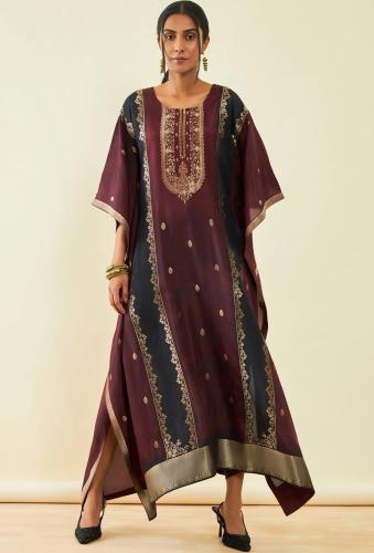 قفطان حرير باللون البرغندي والأسود