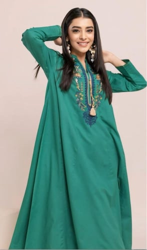 فستان قطن طبيعي مشغول