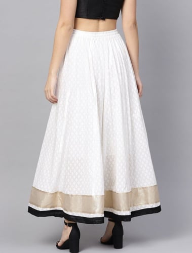 تنورة مستدامة من القطن الخالص مطبوعة يدويًا