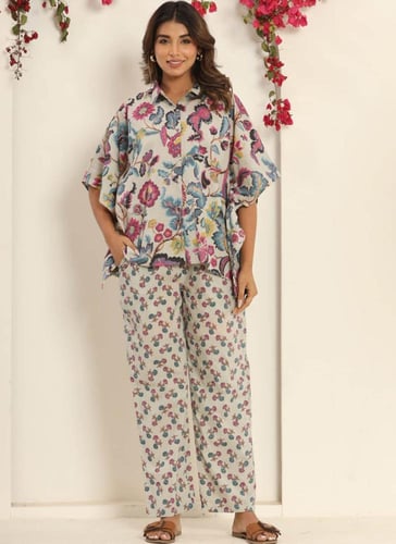 طقم قطن طبيعي ملون