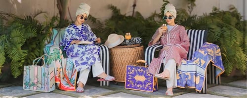 شنطة بحر كبيرة مع منشفة