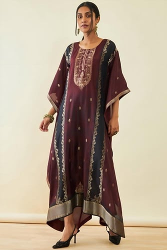 قفطان حرير باللون البرغندي والأسود