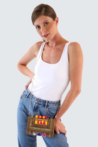 شنطه يد ملونه (صناعة يدوية)