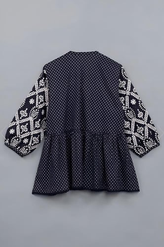 بلوزة قطن واسعة مشغولة