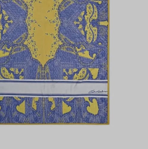 شنطة بحر كبيرة مع منشفة