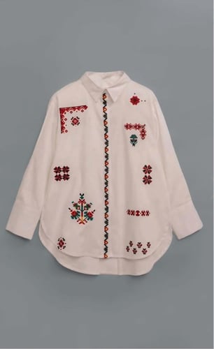 بلوزة مشغولة يدوياً قطن ١٠٠٪