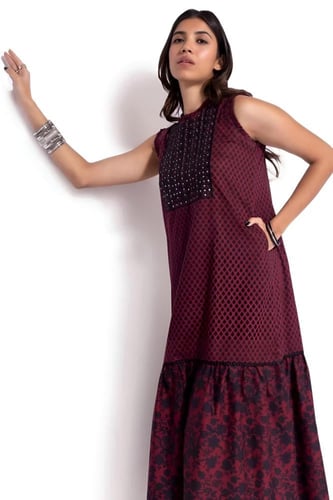 فستان ماكسي مطرز