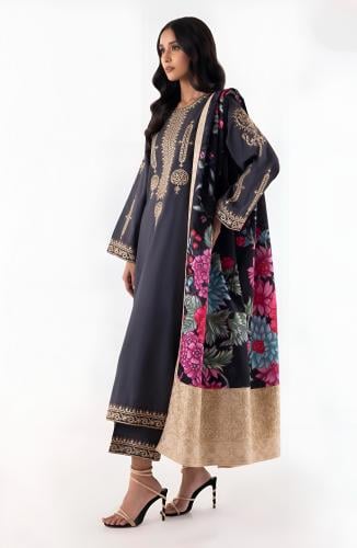 جلابية مشغولة مع وشاح