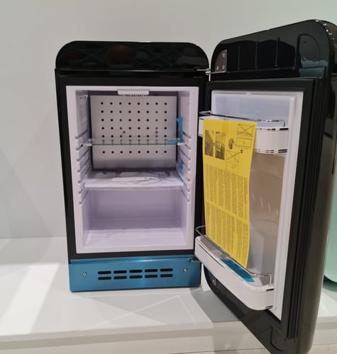 ثلاجه كلاسيكية سميج 132لتر سوداء (FAB5RBL3GA)