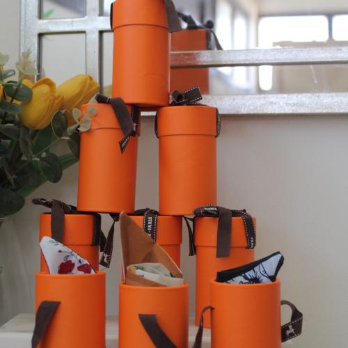 بكج (١٤ ) علبه هيرمز مع سكارف (بدون كيس )