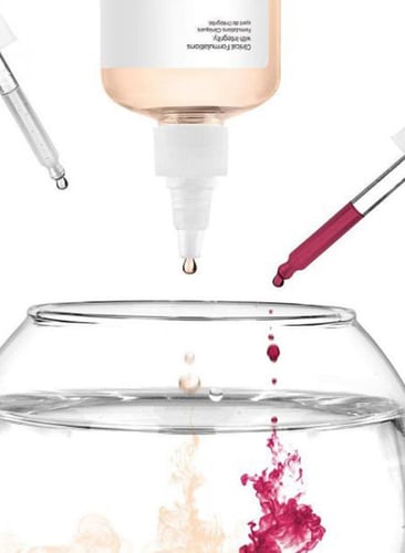 محلول تنظيف بحمض الجليكوليك بنسبة 7 بالمئة شفاف 24...