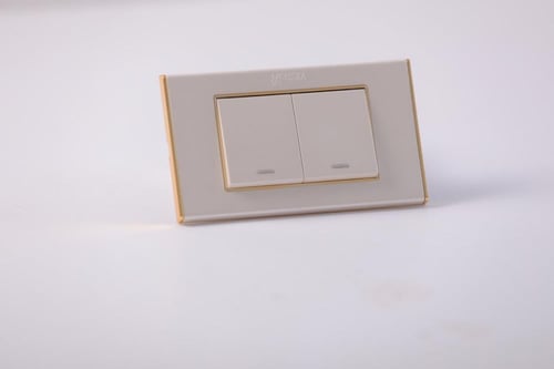 بريزه 2*4 ثنائي متوفر لونين ضمان 25 سنة