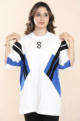 تيشرت أبيض بألوان متداخلة