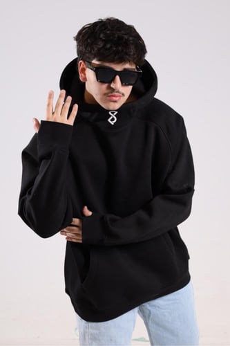 هودي اسود بكتابة "انا استطيع وسأفعل"