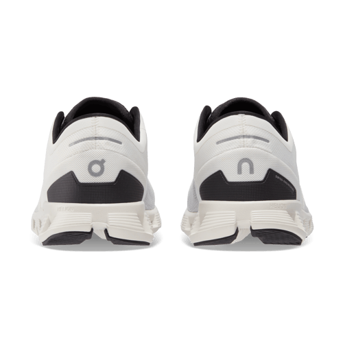 ON RUNNING Cloud X 3