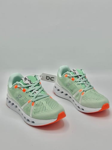 ON RUNNING Cloudsurfer