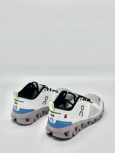 ON RUNNING Cloud X 3 Shift