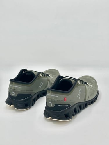 ON RUNNING Cloud X 3