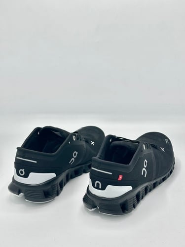 ON RUNNING Cloud X 3